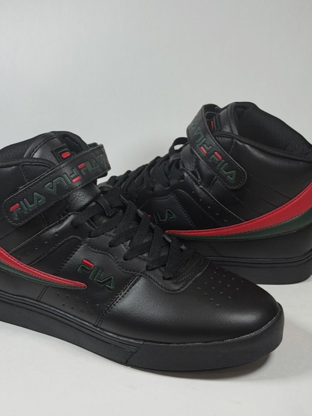 FILA VULC 13 REPEAT LOGO BASKETBALL SHOES MENS SZ: 9.5 BLACK RED GREEN SNEAKERS